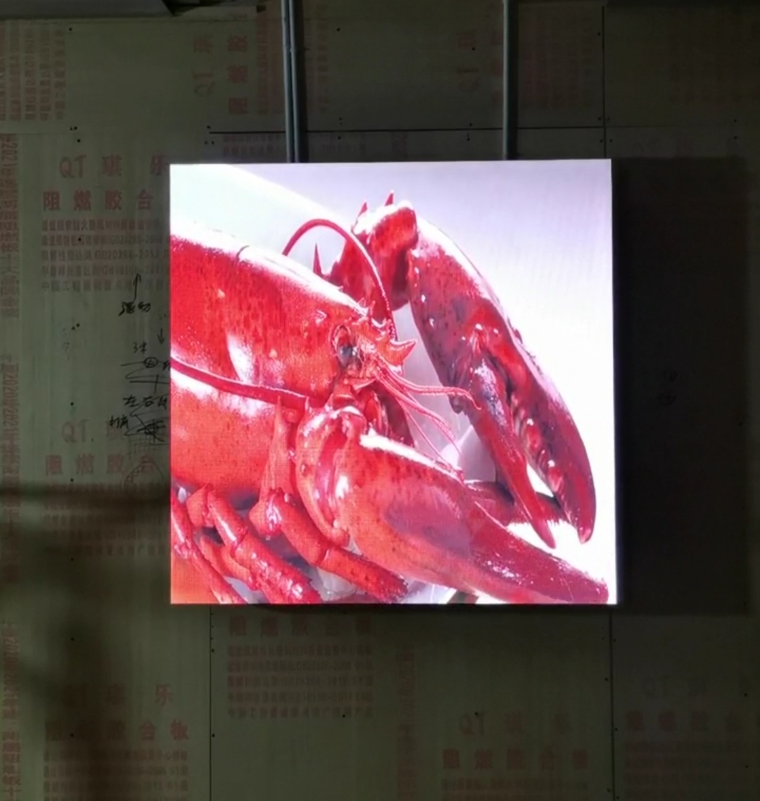 荊州沙市區(qū)荊州工業(yè)園室內(nèi)全彩P1.86  尺寸1.28x1.28m，像素點(diǎn)688x688